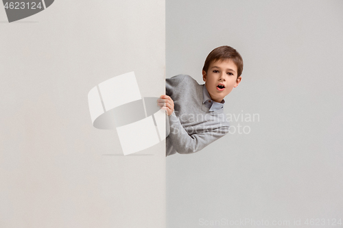 Image of Banner with a surprised child peeking at the edge