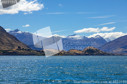 Image of lake Wanaka; New Zealand south island