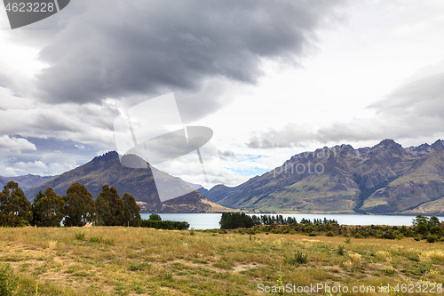 Image of lake Wakatipu in south New Zealand