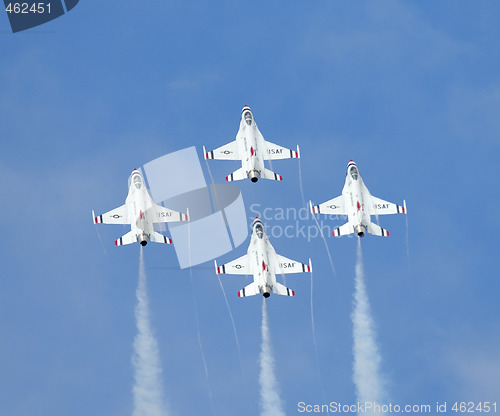 Image of F-16 jet fighters of the aerobatic team Thunderbirds