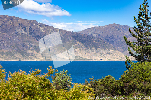 Image of lake Wanaka; New Zealand south island