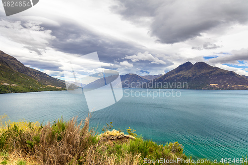 Image of lake Wakatipu in south New Zealand