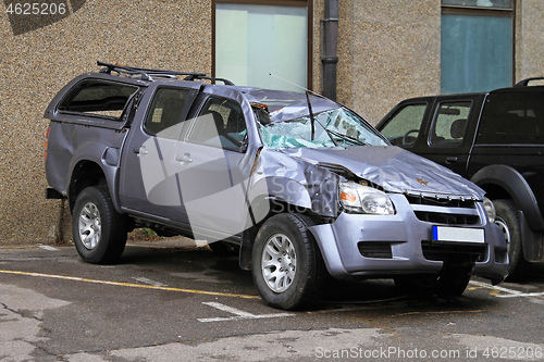 Image of Roll Over SUV