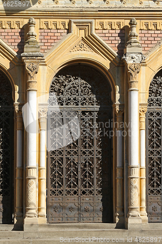 Image of Synagogue Entrance