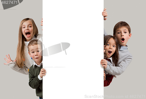 Image of Banner with a surprised children peeking at the edge