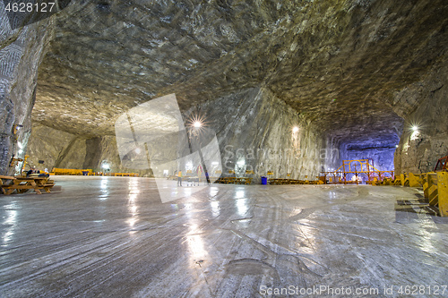 Image of Healthy aerosol cures in romanian underground