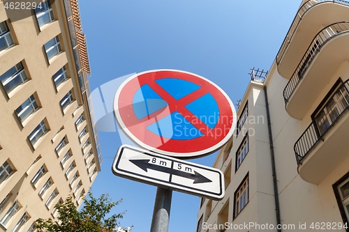 Image of No stopping traffic sign in a city street