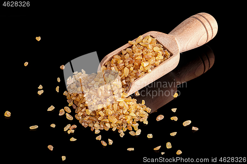 Image of Dry bulgur in the scoop