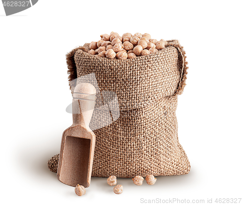 Image of Sack with chickpeas and wooden scoop