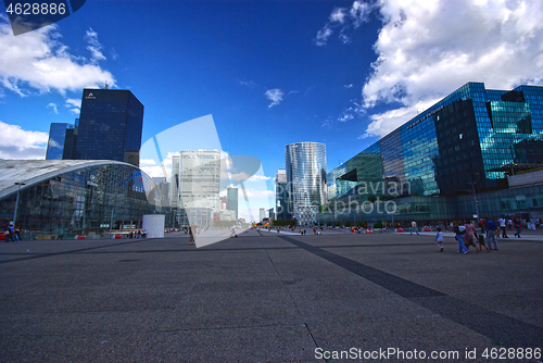 Image of Central esplanade in La Defense