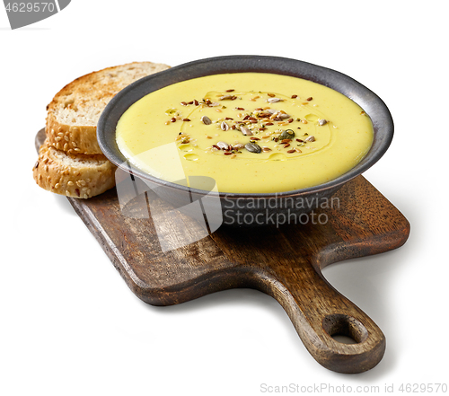 Image of bowl of vegetable cream soup