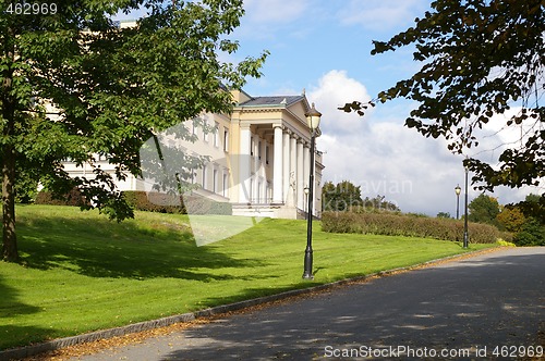 Image of The royal palace in Oslo