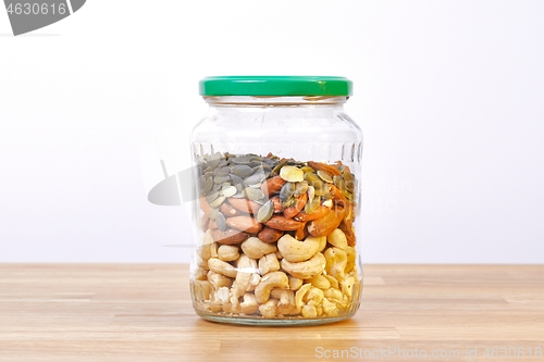 Image of Mix of nuts and seeds