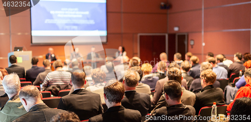 Image of Round table discussion at business conference event.