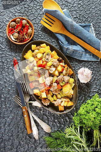 Image of vegetabkes with meatballs