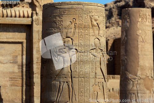 Image of column in ancient egypt temple