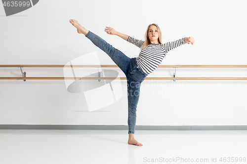 Image of female dancer in action