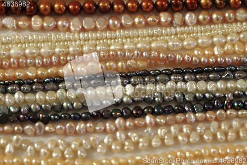 Image of perls necklate texture