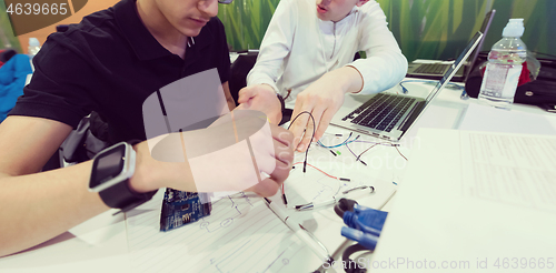 Image of it students in computer science classroom