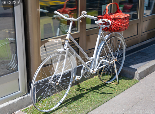 Image of White Bicycle