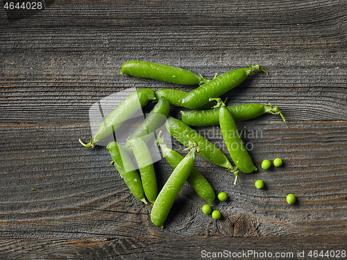 Image of fresh raw green peas