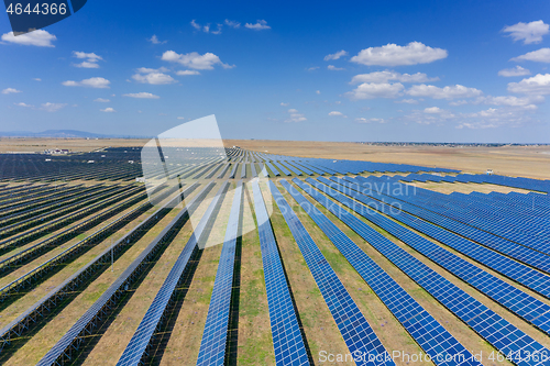 Image of many panels of solar cells