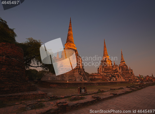 Image of Wat Phra Si Sanphet at night Ayuthaya