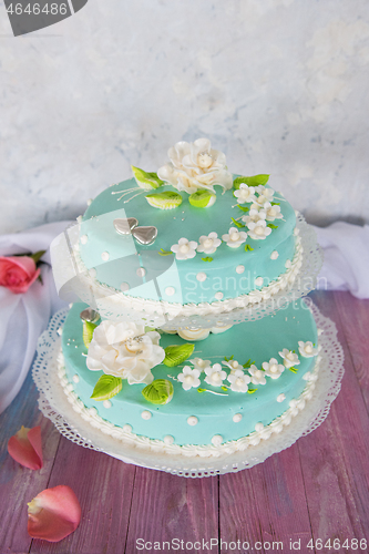 Image of wedding cake with flowers