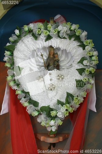 Image of Virgin Mary with baby Jesus