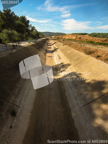 Image of dried out aqueduct