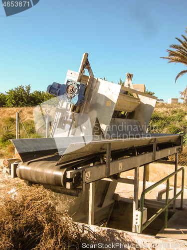 Image of aquaduct cleaning machine