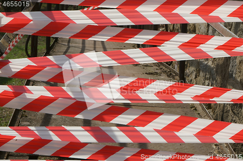 Image of red white plastic band stop