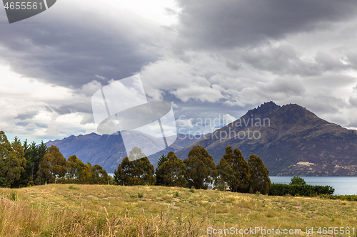 Image of lake Wakatipu in south New Zealand