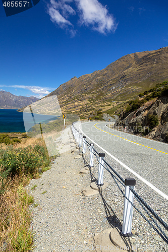 Image of lake Wanaka; New Zealand south island