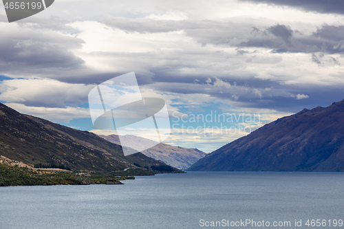 Image of lake Wakatipu in south New Zealand