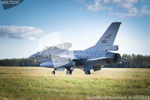 Image of F-16 Fighter Plane