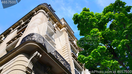 Image of Facade of typical building in Paris