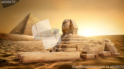 Image of Sphinx under bright sun