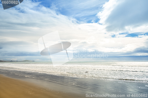 Image of boulders at the beach of Moeraki New Zealand