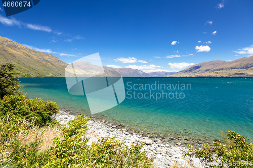 Image of lake Wanaka; New Zealand south island