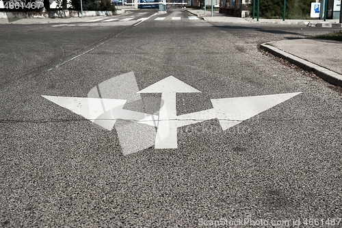 Image of Arrow sign showing all directions