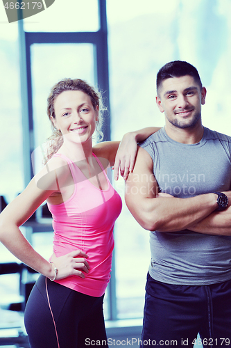 Image of couple at the gym