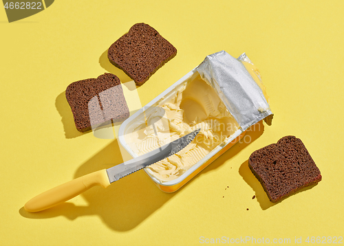 Image of slices of rye bread and margarine