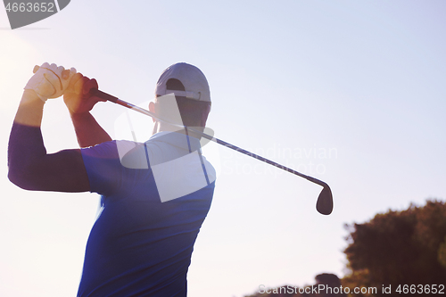 Image of golf player hitting shot