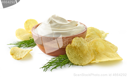 Image of potato chips and bowl of sour cream dip