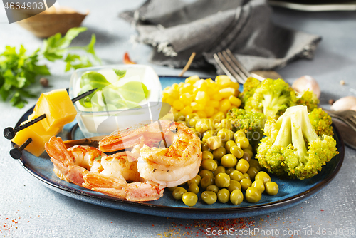 Image of shrimps with vegetables