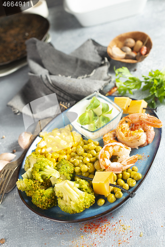 Image of shrimps with vegetables