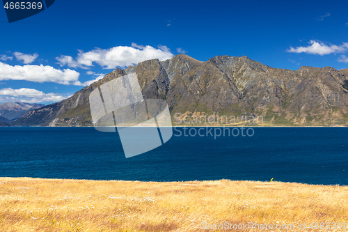 Image of lake Wanaka; New Zealand south island