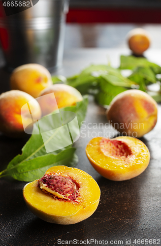 Image of peaches