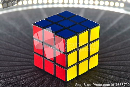 Image of Rubik\'s cube solved
